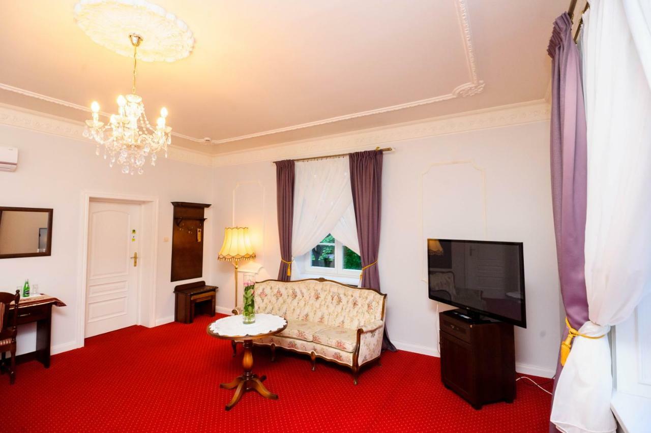 Hotel Dwor Sojki Luaran gambar