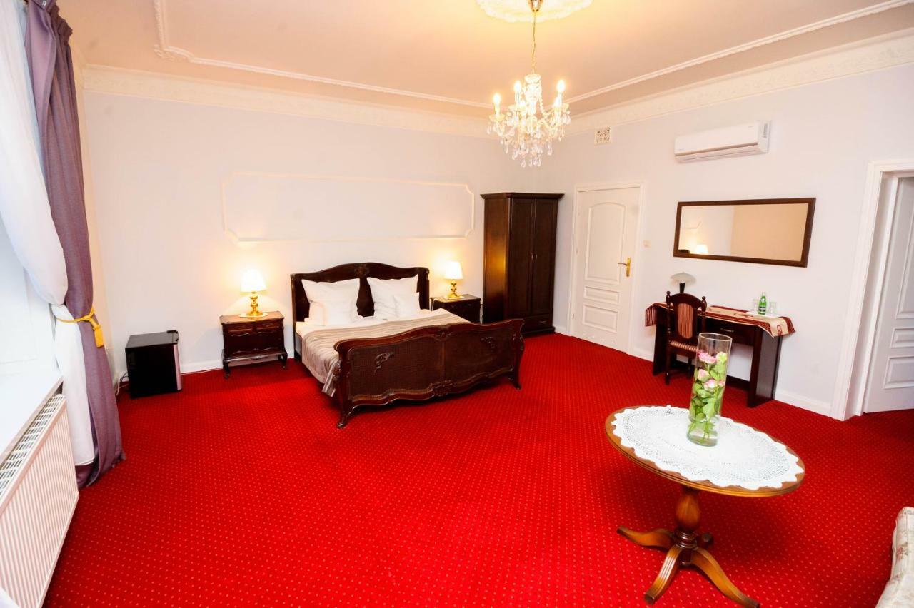 Hotel Dwor Sojki Luaran gambar