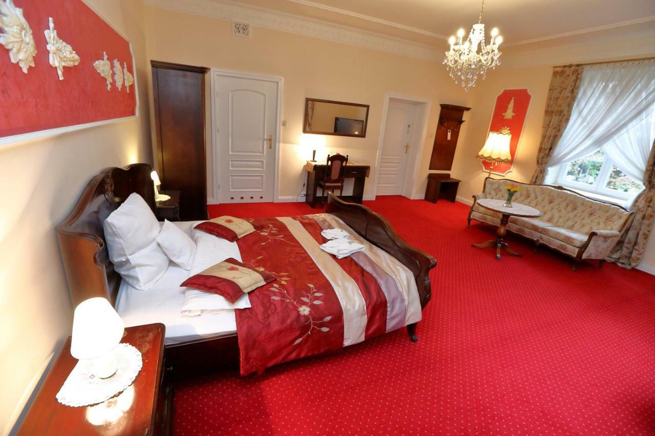 Hotel Dwor Sojki Luaran gambar